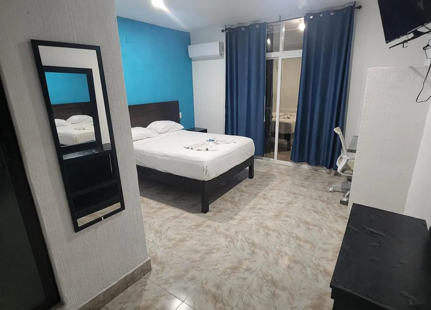 Hotel Turquesa contacts